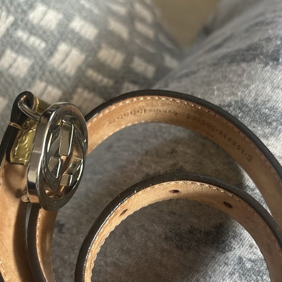 Authentic 💯 % Gucci Toddler Belt it’s 26 “ in length with Dust Bag 💕Lil Diva - Picture 3 of 13